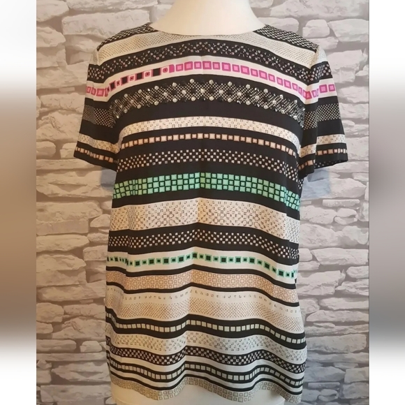 DIANE Von FURSTENBERG 100% silk short sleeve blouse top keyhole geometric 8/10uk - Picture 2 of 8